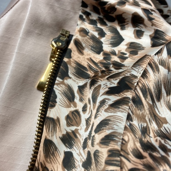 Robertson Los Angeles Trench Coat - Picture 13 of 16